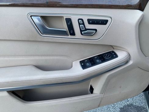 Used 2016 Mercedes-Benz E 350 E 350 4MATIC Sedan 4D image 9