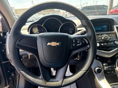 Used 2016 Chevrolet Cruze LS image 15