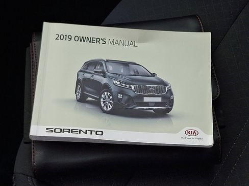 Used 2019 Kia Sorento LX image 26