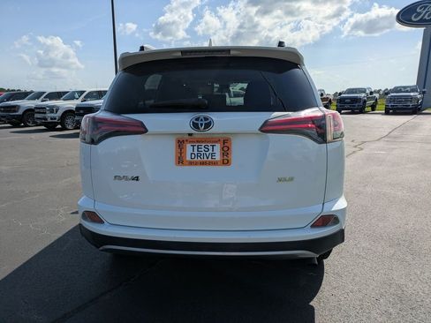 Used 2017 Toyota RAV4 XLE FWD image 5