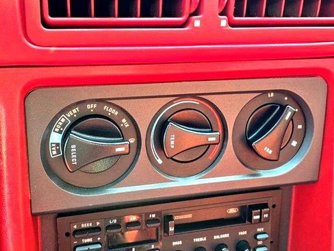 Used 1988 Ford Mustang LX image 23