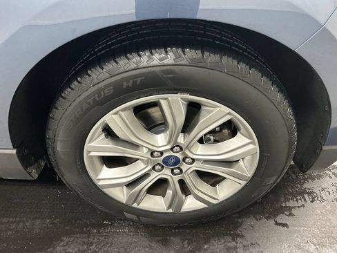 Used 2019 Ford Edge Titanium w/ Cold Weather Package AWD/4WD image 8