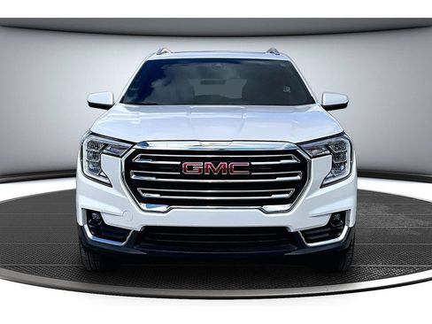 Used 2024 GMC Terrain SLT w/ Infotainment Package II AWD/4WD image 2