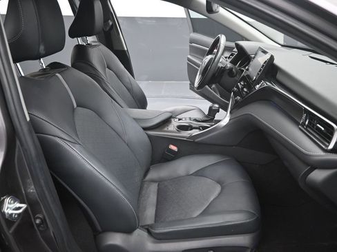 Used 2021 Toyota Camry XSE FWD image 14