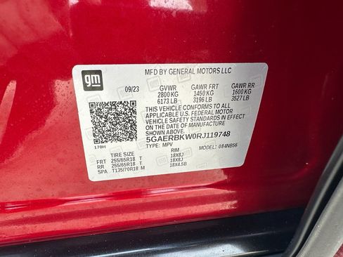 Used 2024 Buick Enclave Essence image 31