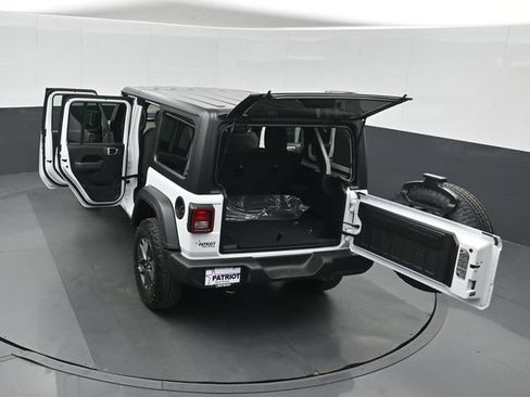 New 2026 Jeep Wrangler Unlimited Sport w/ Convenience Group AWD/4WD image 52