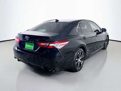 Used 2019 Toyota Camry SE image 10