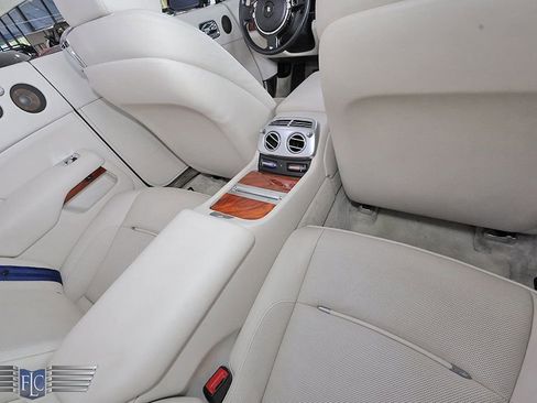 Used 2016 Rolls-Royce Dawn RWD image 18