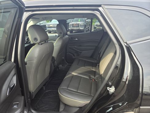 Used 2025 Chevrolet Trax ACTIV w/ Sunroof Package FWD image 15