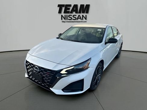 Certified 2025 Nissan Altima 2.5 SR AWD/4WD image 39