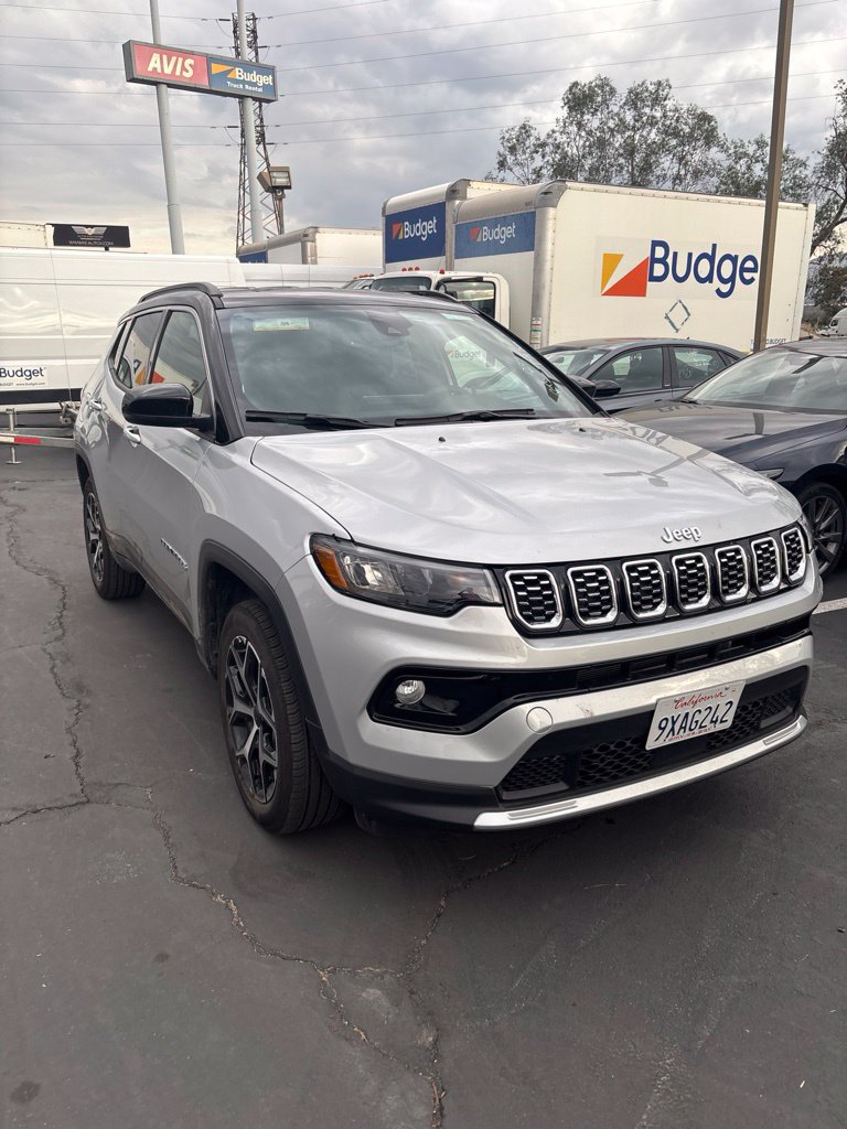 Used 2026 Jeep Compass Limited AWD/4WD image 3