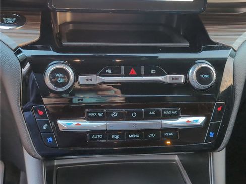 Used 2022 Ford Explorer Limited w/ Equipment Group 301A image 19