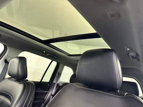 Used 2023 Jeep Grand Cherokee 4WD 4xe image 12