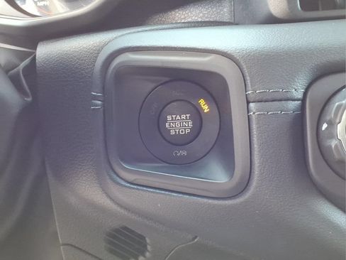 Used 2024 Jeep Wrangler Unlimited Rubicon AWD/4WD image 8