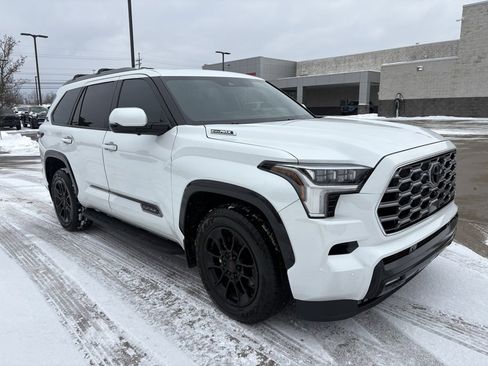 Certified 2025 Toyota Sequoia Platinum image 9