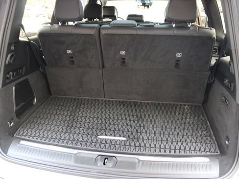 Used 2024 Jeep Grand Wagoneer Series III w/ Rear Seat Video Group 1 AWD/4WD image 45