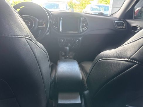 Used 2018 Jeep Compass Limited w/ Navigation Group AWD/4WD image 10