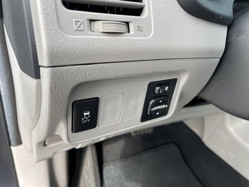 Used 2013 Toyota Corolla LE image 22