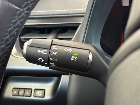 Used 2025 Lexus UX 300h FWD w/ Accessory Package (Z2) image 32