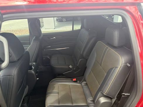 Used 2025 Chevrolet Traverse High Country w/ LPO, Floor Liner Package FWD image 9