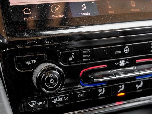 Used 2022 Jeep Grand Cherokee L Limited image 34