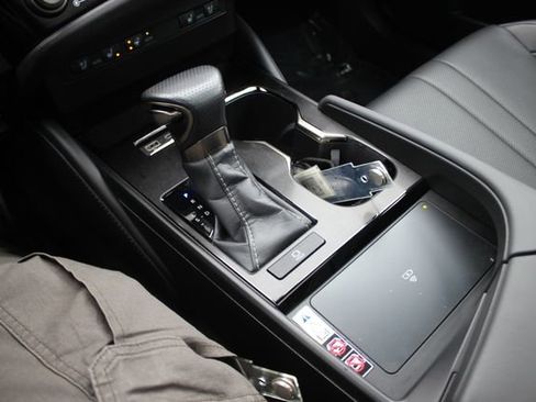 Used 2024 Lexus ES 350 F Sport w/ Accessory Package (Z2) image 9