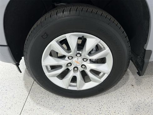 Used 2025 Chevrolet Silverado 1500 Custom image 29