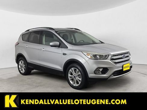 Used 2017 Ford Escape SE w/ Equipment Group 201A AWD/4WD image 7