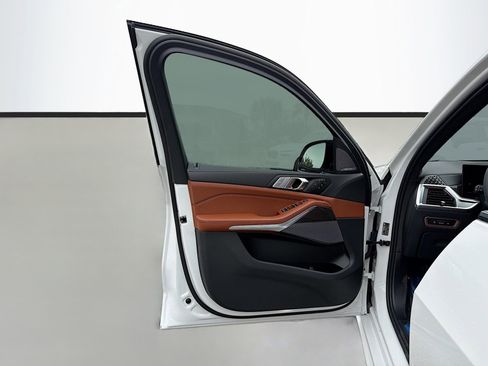 New 2026 BMW X7 M60i image 25