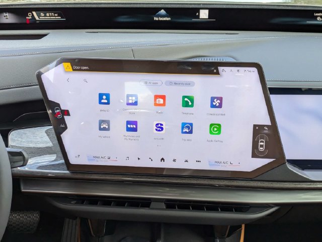 New 2027 BMW 740i RWD image 18