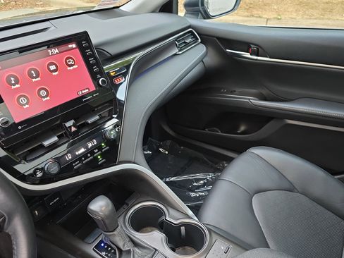 Used 2022 Toyota Camry XSE image 24