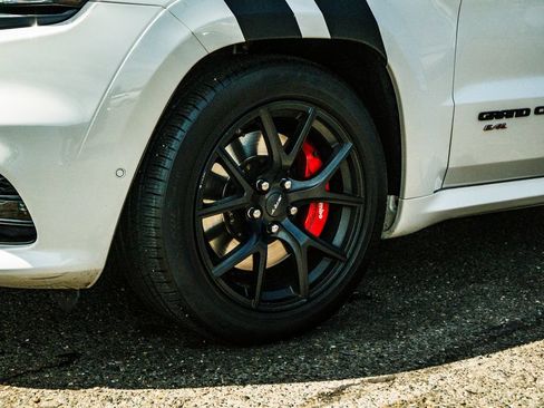 Used 2019 Jeep Grand Cherokee SRT AWD/4WD image 13
