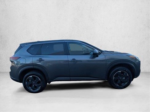 Used 2025 Nissan Rogue SV AWD/4WD image 4