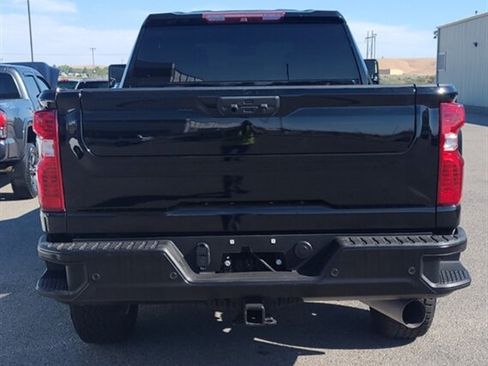 Used 2022 Chevrolet Silverado 2500 Custom w/ Custom Value Package AWD/4WD image 6