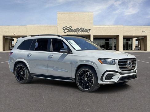 Used 2024 Mercedes-Benz GLS 580 4MATIC image 3