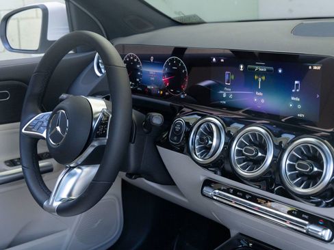 Used 2026 Mercedes-Benz GLA 250 image 29