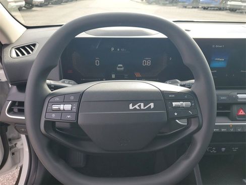New 2026 Kia K4 LX image 10
