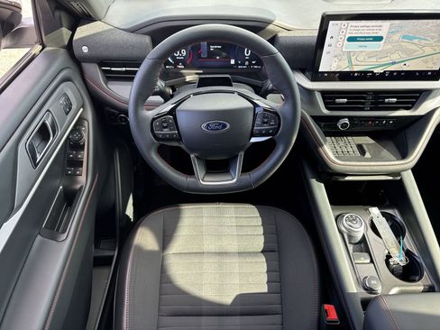 Used 2025 Ford Explorer ST-Line w/ Premium Package image 28