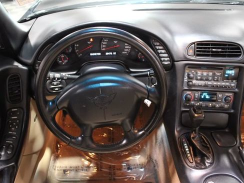 Used 2001 Chevrolet Corvette Coupe w/ Preferred Equipment Group1 RWD image 20