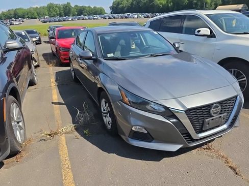 Used 2022 Nissan Altima 2.5 S FWD image 1