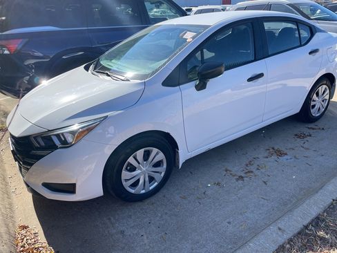 Certified 2024 Nissan Versa S w/ Trunk Package image 2