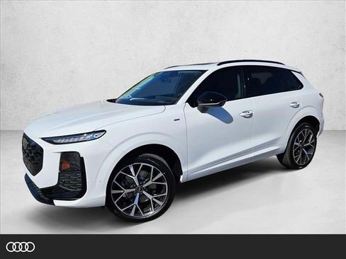 New 2026 Audi Q3 quattro 2.0T AWD/4WD image 1