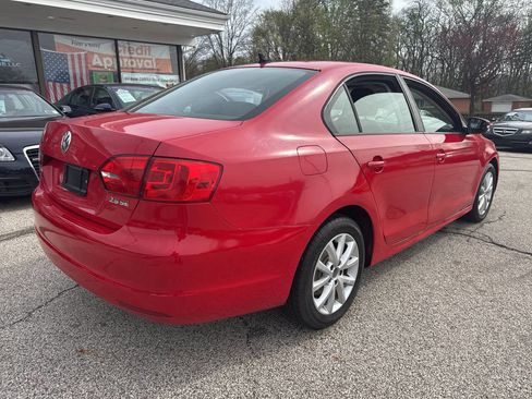 Used 2011 Volkswagen Jetta SE FWD image 30