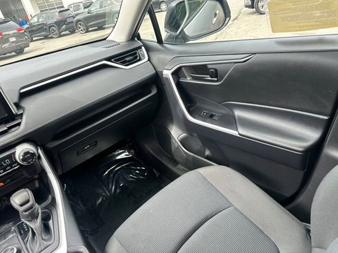 Used 2025 Toyota RAV4 LE AWD/4WD image 22
