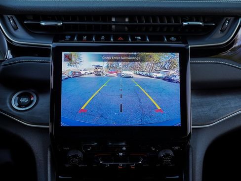 Used 2023 Jeep Grand Cherokee 4WD 4xe image 29