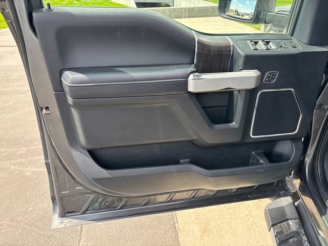 Used 2020 Ford F350 Lariat w/ Chrome Package AWD/4WD image 10
