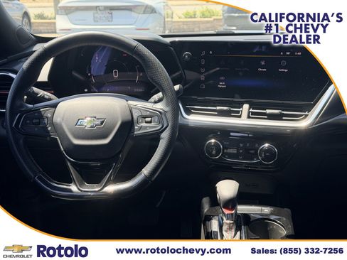 Used 2024 Chevrolet Trax RS FWD image 14