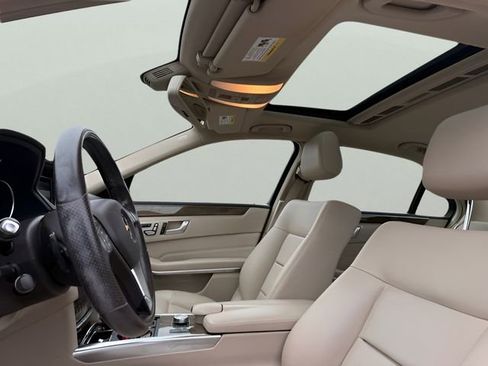 Used 2014 Mercedes-Benz E 350 4MATIC Sedan image 16