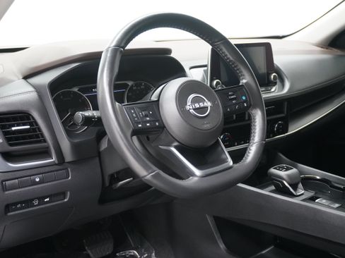 Used 2023 Nissan Rogue SV w/ SV Premium B Package FWD image 10