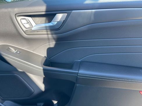 New 2025 Ford Escape Active w/ Active Premium Tech Pack image 16